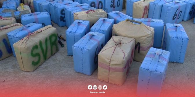 مطاردة ليلية هوليودية : الدرك الملكي بالجديدة ينجح في توقيف شاحنة هاربة تحمل 8.5 طن من الحشيش