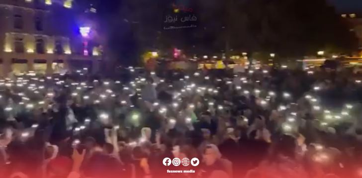 برغم المنع/ الآلاف يهزون ساحة الجمهورية بباريس بالتكبير (فيديو)