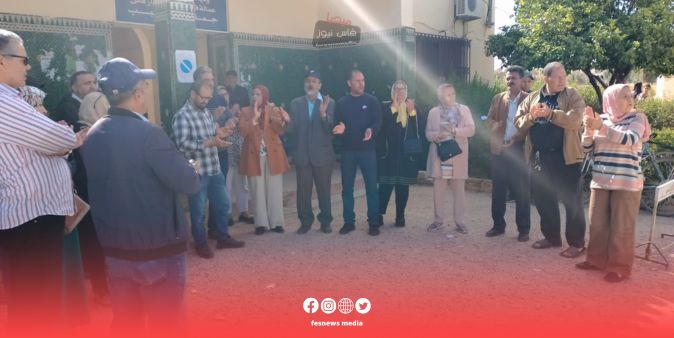 A protest in solidarity with employee Tarek Leyei after the events in Oulad El Tayeb yesterday + (videos and photos)